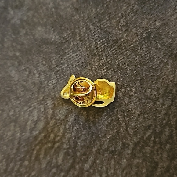 Goldtone Matte Golf Clubs Hat Lapel Tie Pin - Picture 3 of 3